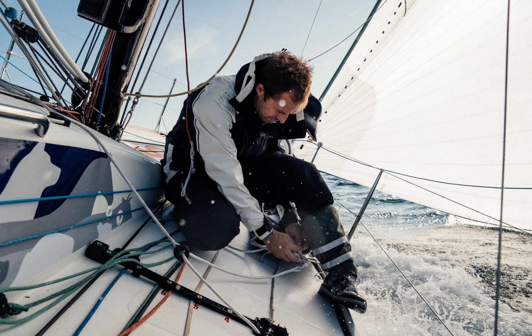 What to wear offshore sailing: Guide to offshore sailing clothing ...